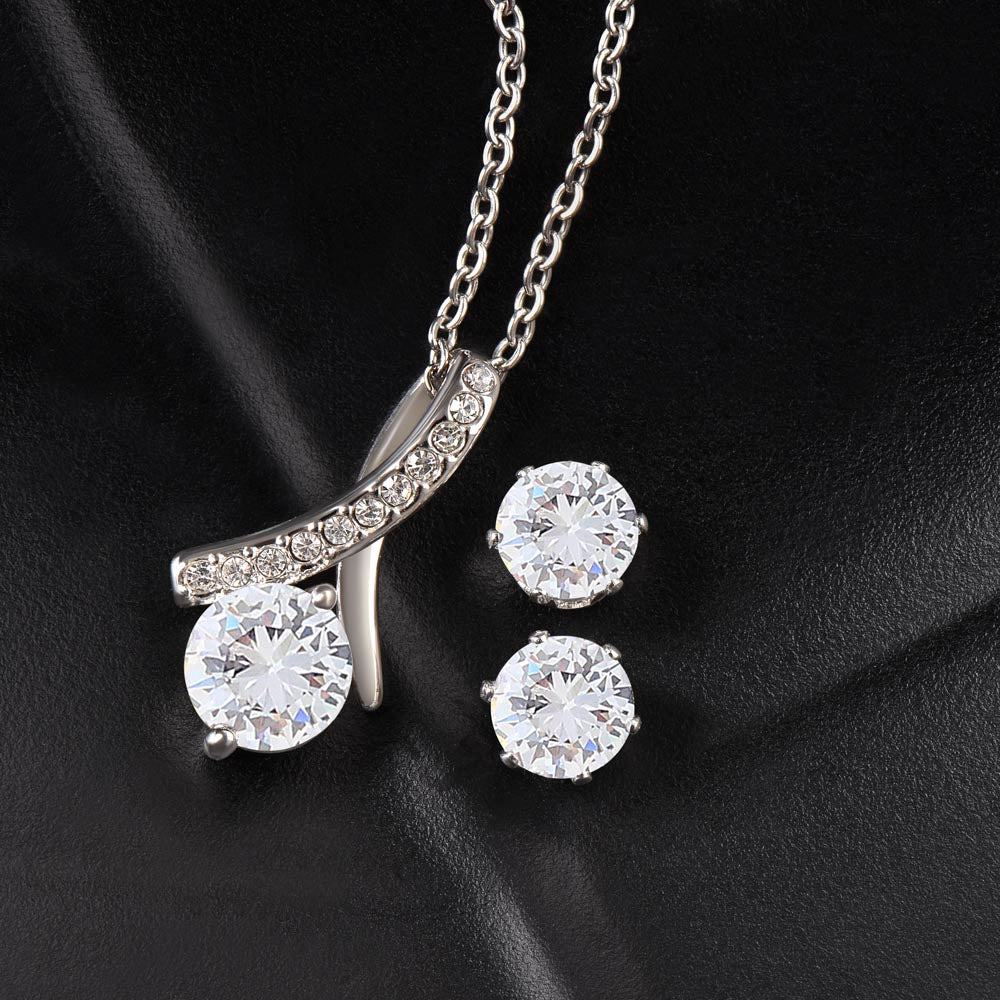 Alluring Beauty Necklace & Cubic Zirconia Earring Set – Gift for Your Queen Mom